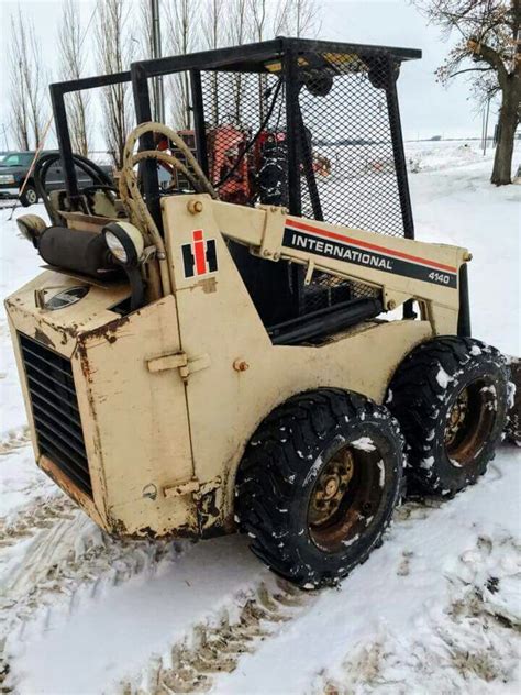 ih skid steer 